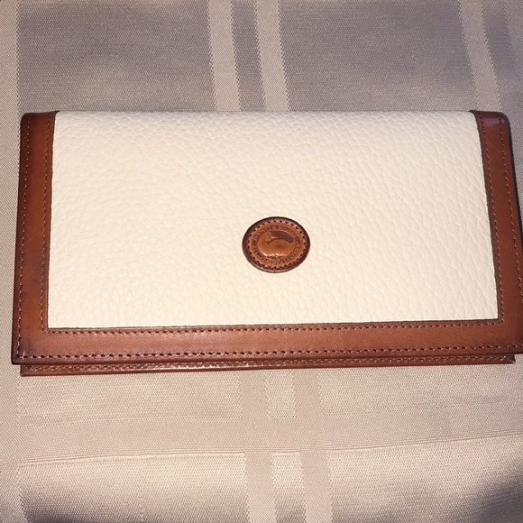 Dooney & Bourke “All Weather Leather” Financial Wallet - Built in TI Calculator - Picture 1 of 13